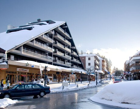 Chalets in Crans Montana and hotels in Crans Montana - a stylish Swiss ski resort