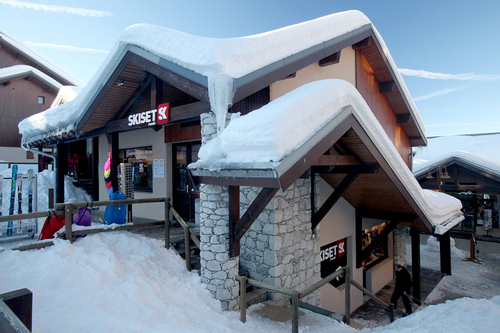 Ski Hire Vallandry - the Skiset Funski shop on the snow front