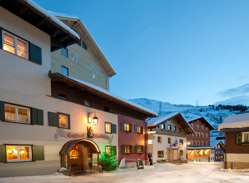Hotel Mondschein ski hotel in Stuben