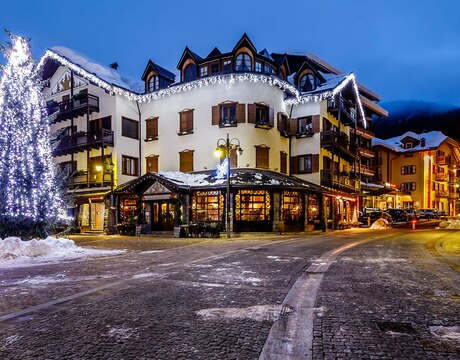 Hotels in Madonna di Campiglio - the resort centre at night