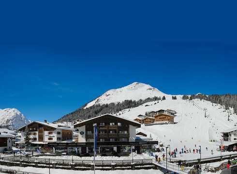 Hotel Monzabon ski hotel in Lech