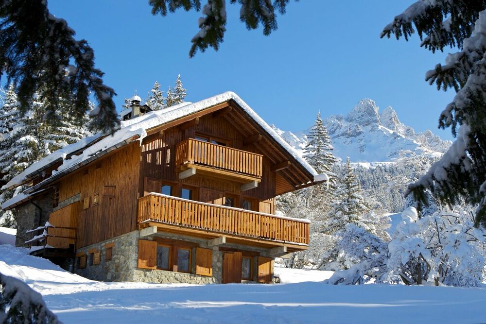 Ski in ski out chalets in Meribel - Chalet Veronica on the Doron piste