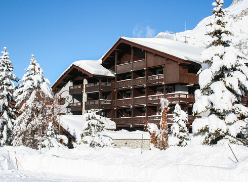 Hotel La Savoyarde ski hotel in Val d'Isere
