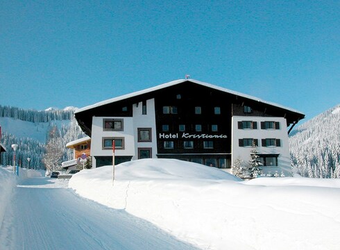 Hotel Kristiania ski hotel in Lech