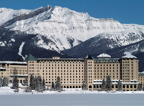 Hotel Fairmont Chateau ski hotel in Lake Louise