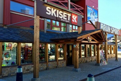 Ski hire Les Deux Alpes - Brun Sports in the centre of resort