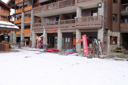 Ski hire in Ste Foy enTarentaise - the Skiset outlet in the resort centre
