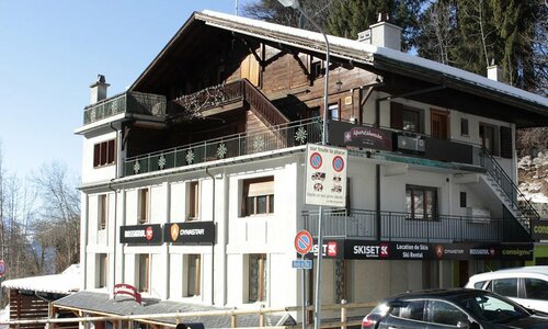 Sport's House ski hire shop in Villars