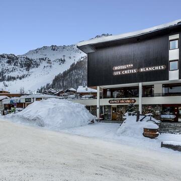 Hotel cretes blanches val d isere exterior