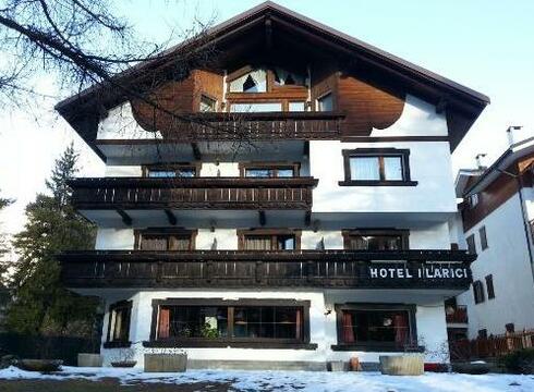Hotel I Larici ski hotel in Bardonecchia