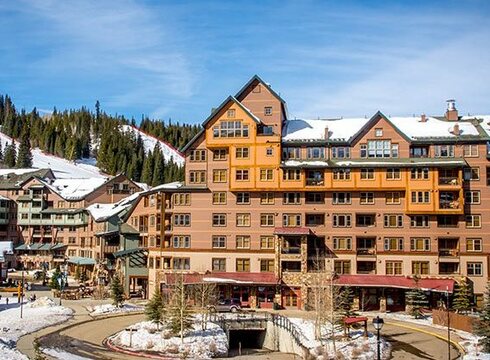 Zephyr Mountain Lodge ski hotel in Winter Park
