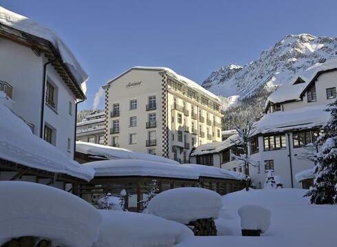 Hotel Schweizerhof ski hotel in Lenzerheide