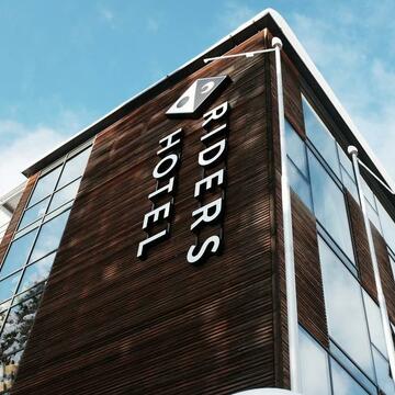 Hotel riders palace laax exterior%20b