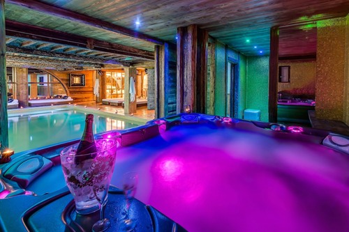 Val d'Isere chalets with hot tub