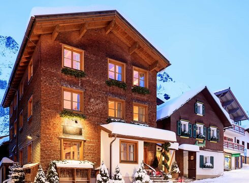 Haus Hannes Schneider ski chalet in Stuben