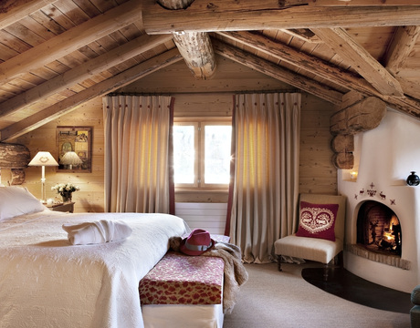 Traditional alpine ski chalets for charming ski holidays